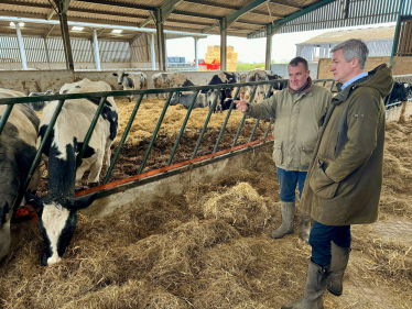 Rupert visits local farmers in Piddington